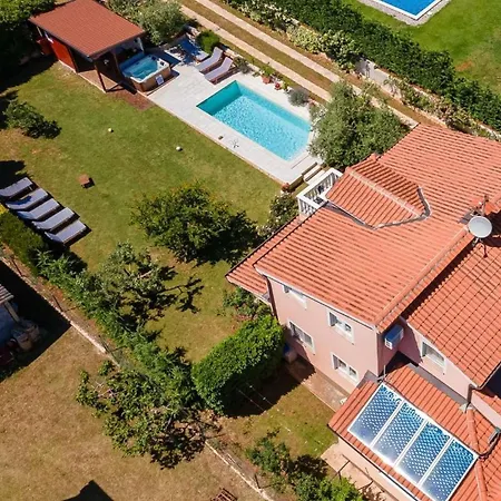 House Haus Petar *